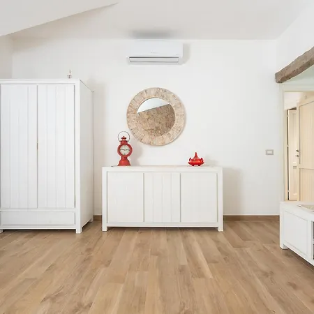 6 Beds Just 200 Mt From Baia Delle Mimose Villa