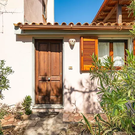 6 Beds Just 200 Mt From Baia Delle Mimose