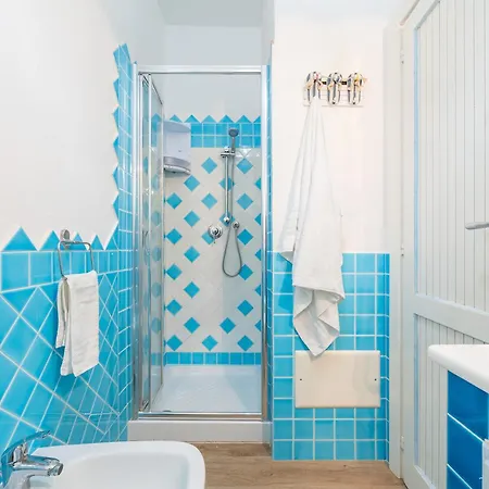 6 Beds Just 200 Mt From Baia Delle Mimose